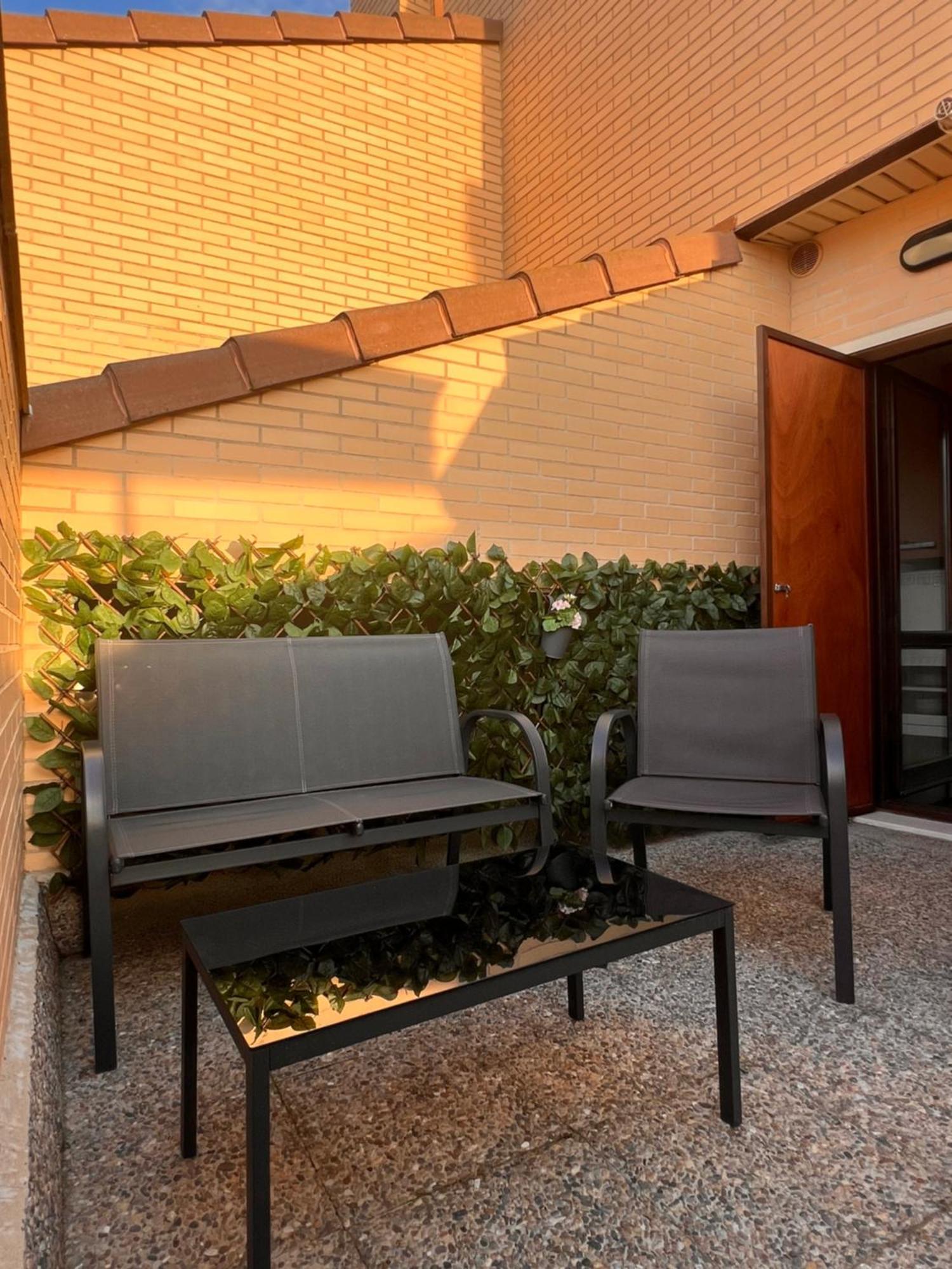 Ferienwohnung Atico Con Terrazas, Garaje Y Ascensor En El Casco Antiguo Huesca Exterior foto