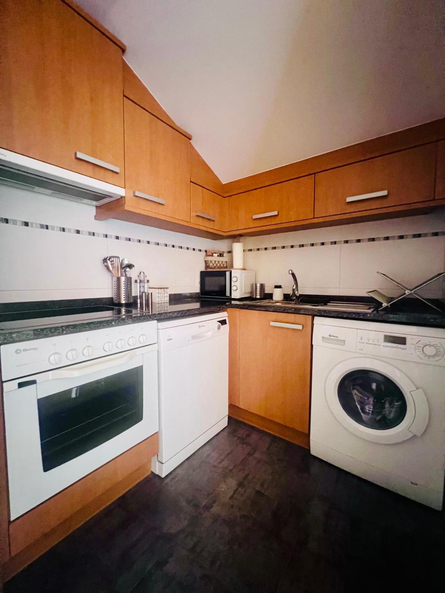 Ferienwohnung Atico Con Terrazas, Garaje Y Ascensor En El Casco Antiguo Huesca Exterior foto